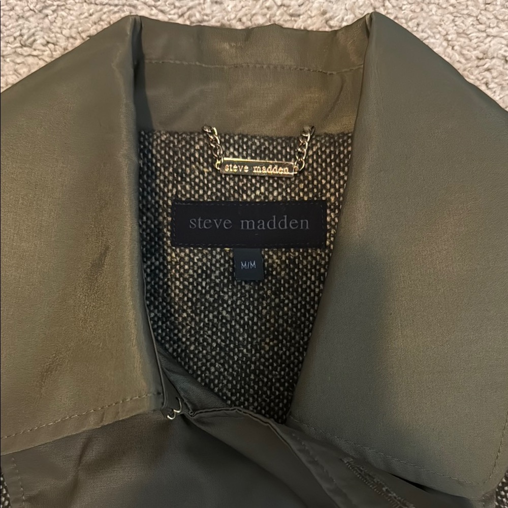 Steve Madden Green Trench Coat with Belted Waist - Picture 2 of 3